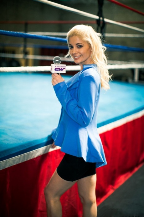 Blonde MILF Charlotte Stokely gets totally naked in a boxing ring 39225325